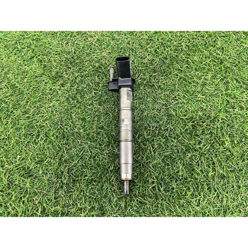 Форсунка топливная (топливная система) BMW X5 E70 2011 3.0 N57 13537805428