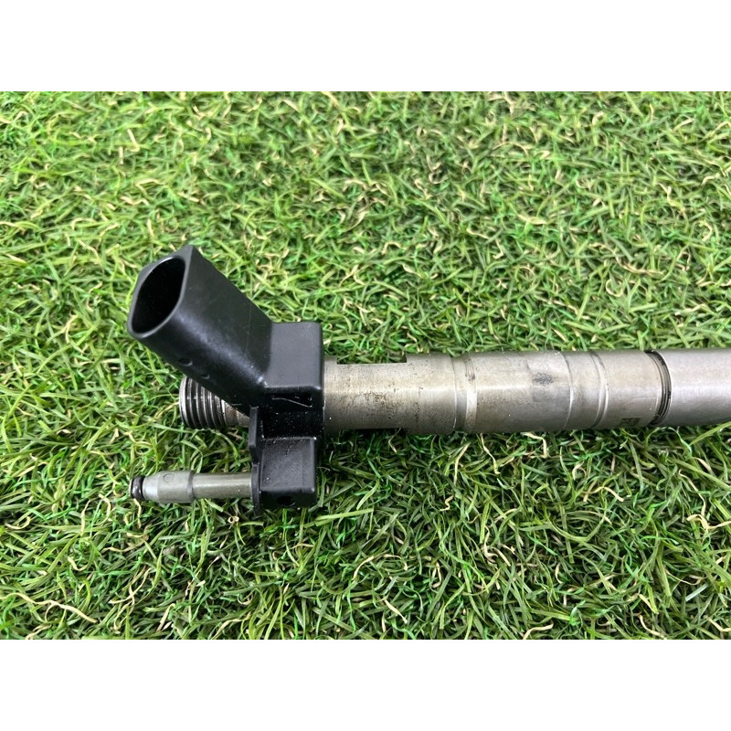 Форсунка топливная (топливная система) BMW X5 E70 2011 3.0 N57 13537805428