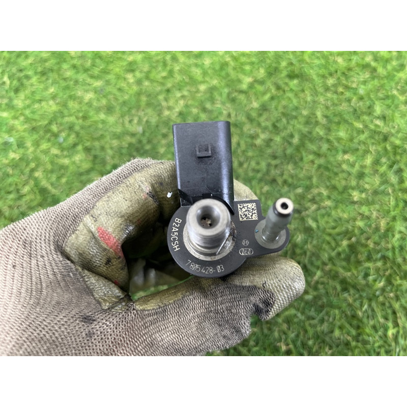 Форсунка топливная (топливная система) BMW X5 E70 2011 3.0 N57 13537805428