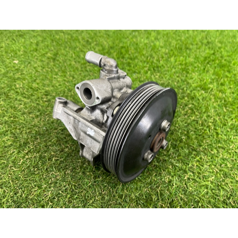 Насос гидроусилителя руля (рулевое управление) AUDI Q5 8R 2012 3.2 CALB 8R0145155T