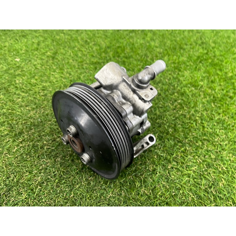 Насос гидроусилителя руля (рулевое управление) AUDI Q5 8R 2012 3.2 CALB 8R0145155T