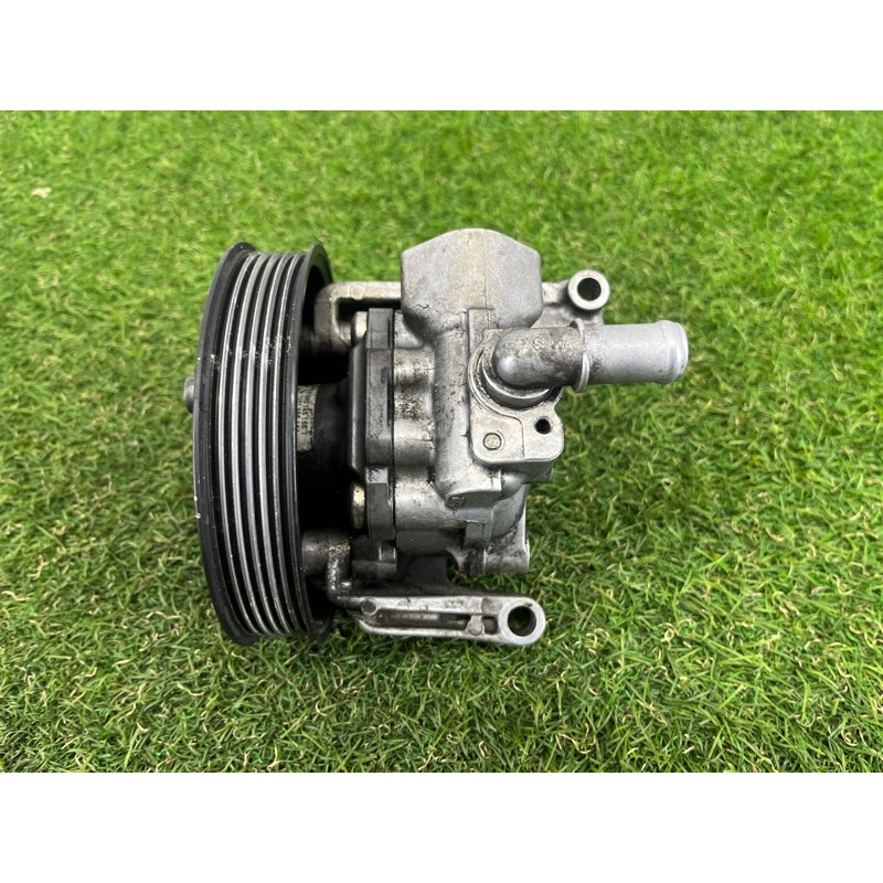 Насос гидроусилителя руля (рулевое управление) AUDI Q5 8R 2012 3.2 CALB 8R0145155T