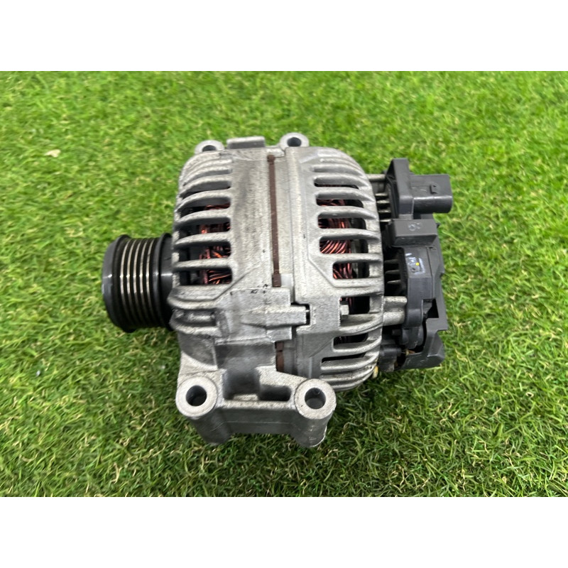 Генератор (электрика) AUDI A4 B8 2012 2.0 CAEB 06H903016L