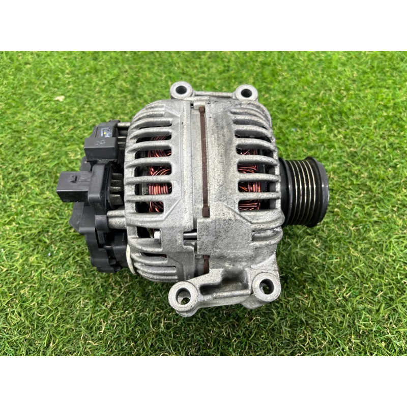 Генератор (электрика) AUDI A4 B8 2012 2.0 CAEB 06H903016L