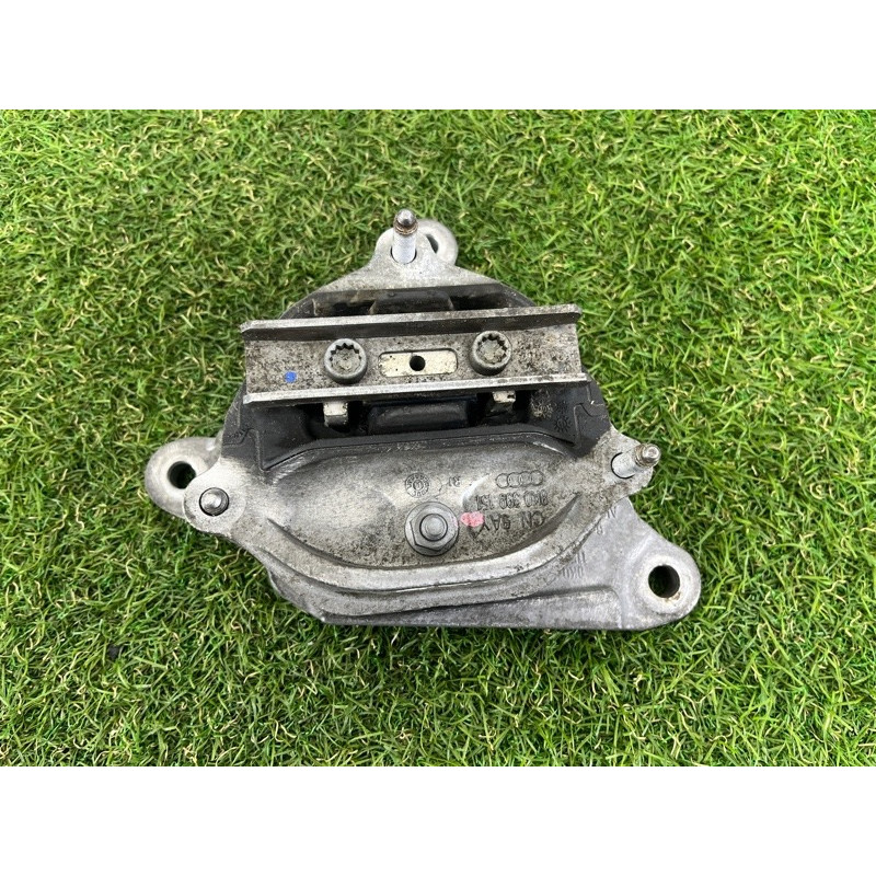 Подушка КПП (трансмиссия) AUDI Q5 8R 2012 3.2 CALB 8K0399151DB