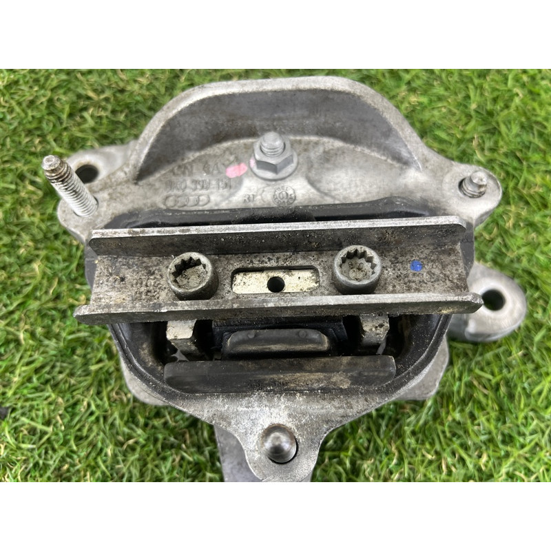 Подушка КПП (трансмиссия) AUDI Q5 8R 2012 3.2 CALB 8K0399151DB