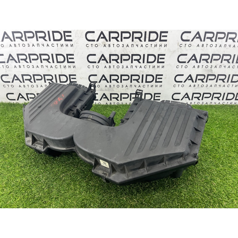 Корпус воздушного фильтра (впускная система) BMW X5 E70 2009 4.8 N62N 13717558725