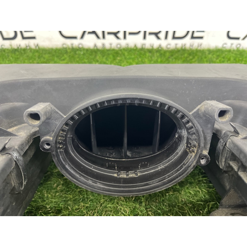 Корпус воздушного фильтра (впускная система) BMW X5 E70 2009 4.8 N62N 13717558725