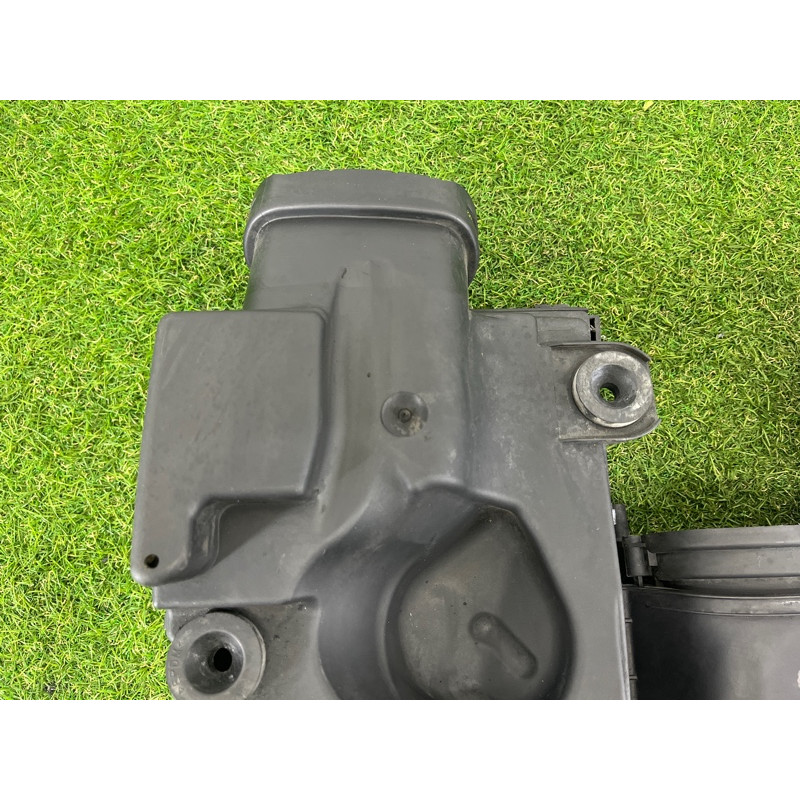 Корпус воздушного фильтра (впускная система) BMW X5 E70 2009 4.8 N62N 13717558725