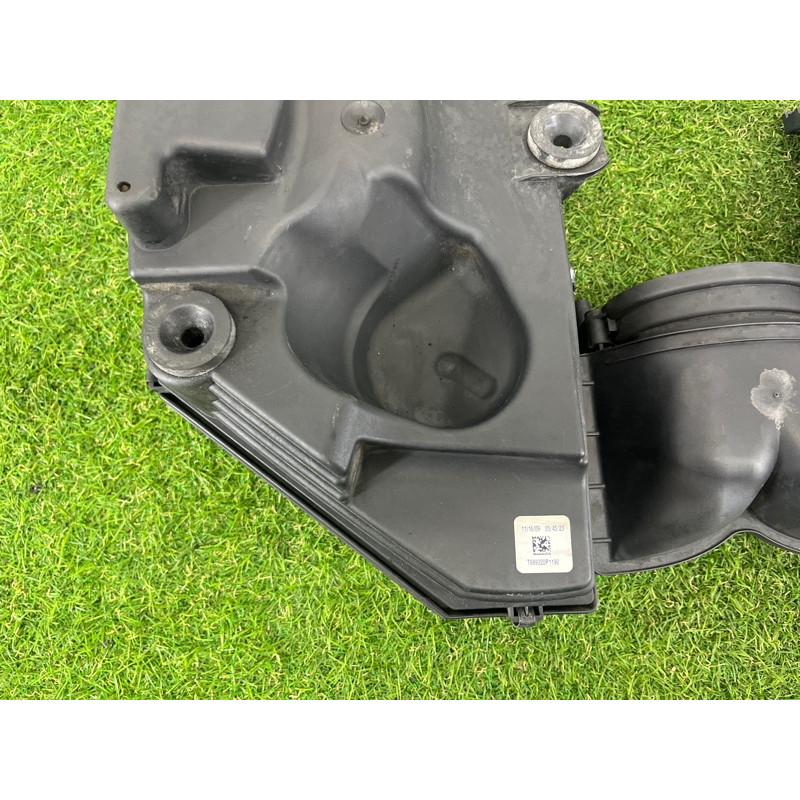 Корпус воздушного фильтра (впускная система) BMW X5 E70 2009 4.8 N62N 13717558725