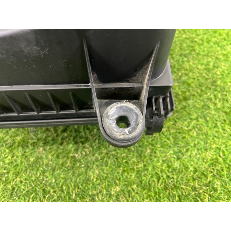 Корпус воздушного фильтра (впускная система) Jeep Grand Cherokee WK2 2014 3.0 Diesel EXF 68213830AA