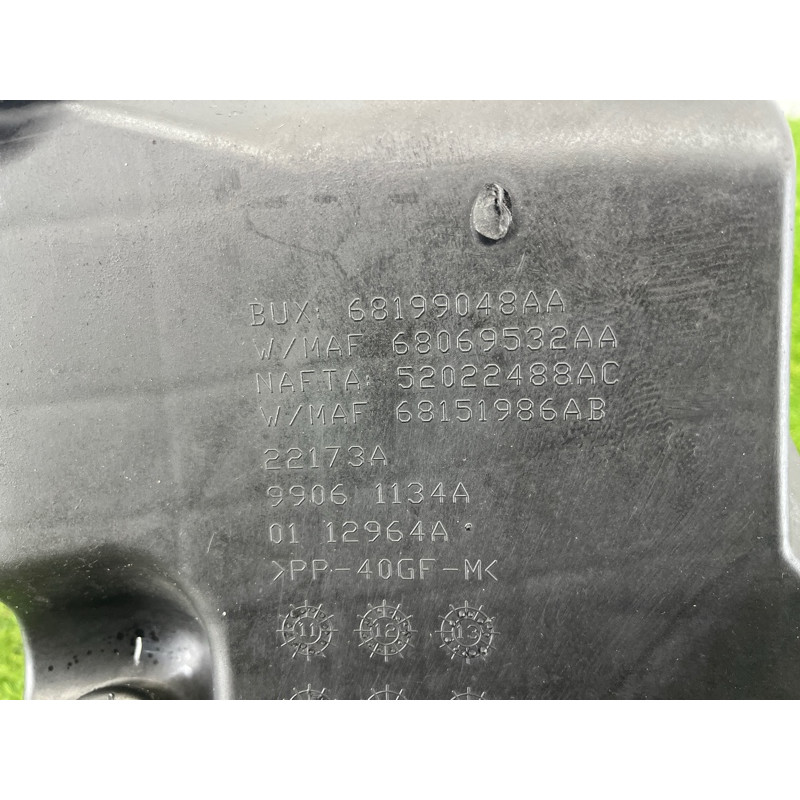 Корпус воздушного фильтра (впускная система) Jeep Grand Cherokee WK2 2014 3.0 Diesel EXF 68213830AA