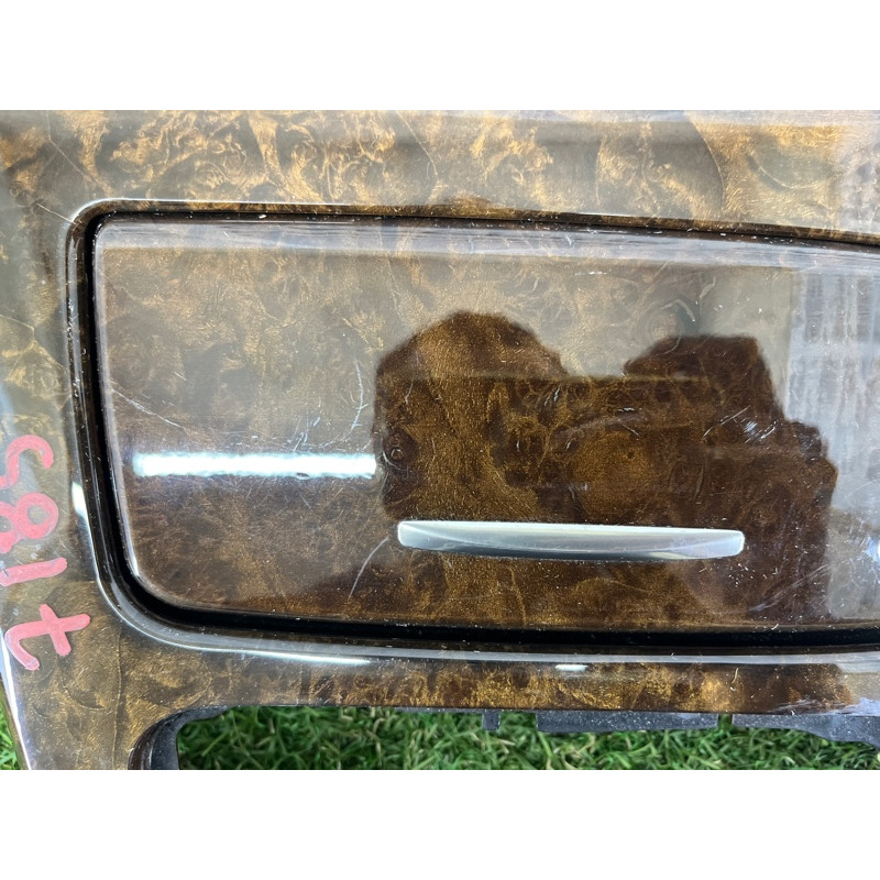 Декоративная накладка центральной консоли (салон) BMW 3-series E93 2008 3.0 N54 51167137486