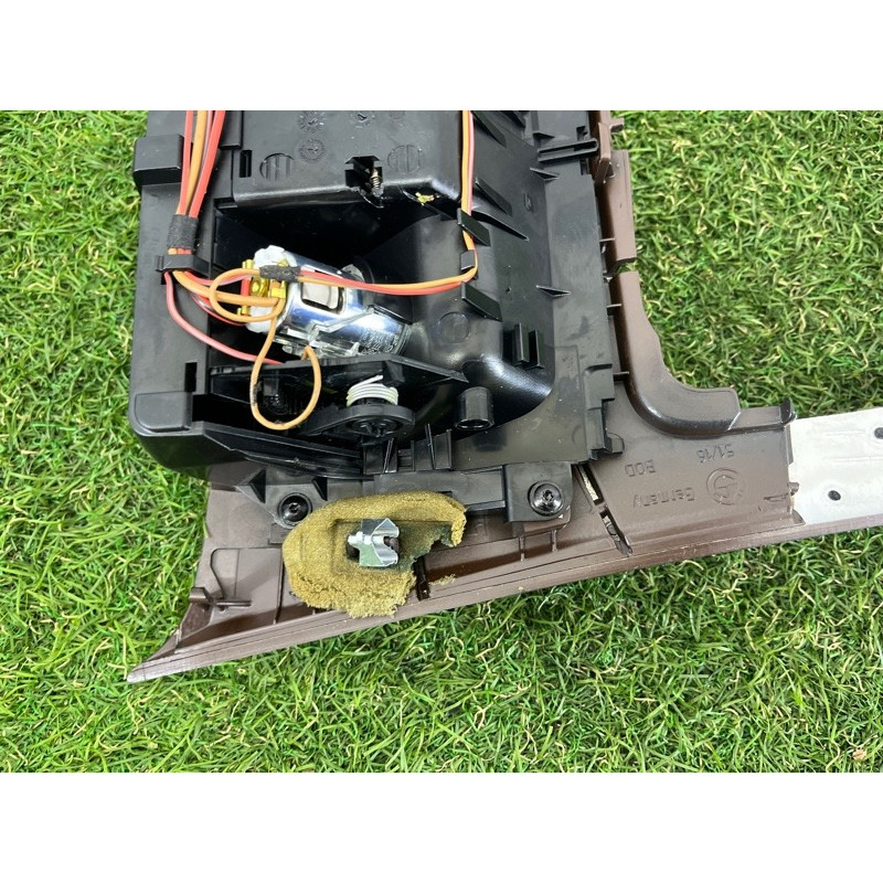 Декоративная накладка центральной консоли (салон) BMW 3-series E93 2008 3.0 N54 51167137486