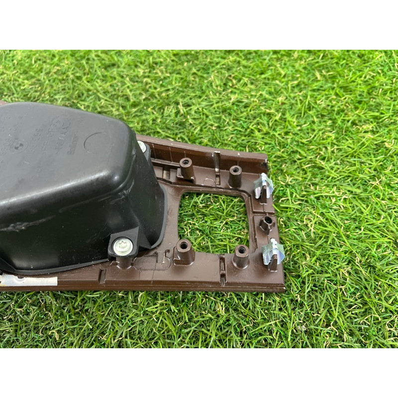 Декоративная накладка центральной консоли (салон) BMW 3-series E93 2008 3.0 N54 51167137486