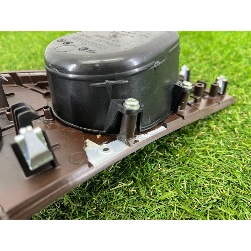 Декоративная накладка центральной консоли (салон) BMW 3-series E93 2008 3.0 N54 51167137486