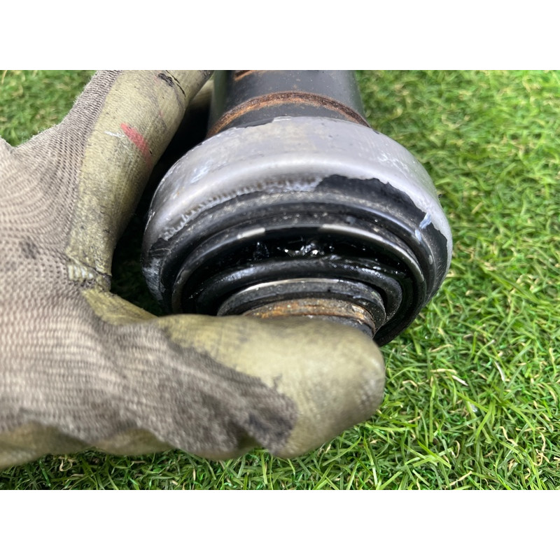 Карданный вал (трансмиссия) Volkswagen Touareg NF 2012 3.6 CGRA 7P0521101M