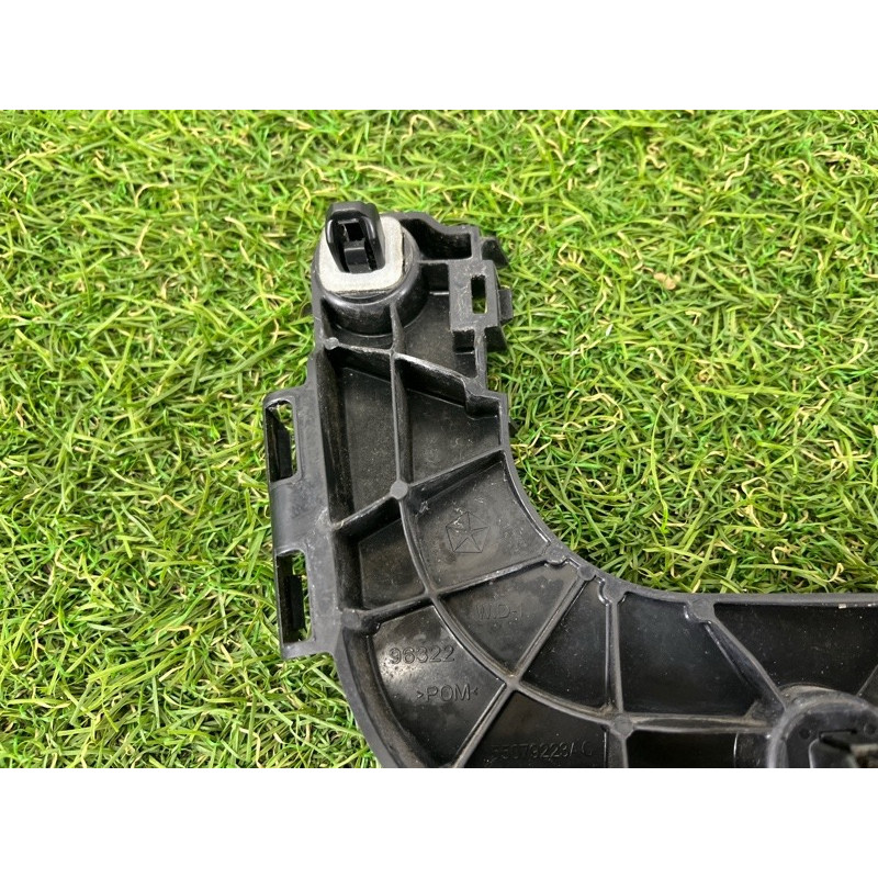Крепление бампера (кузов и элементы) Jeep Grand Cherokee WK2 2017 3.6 55079223AG
