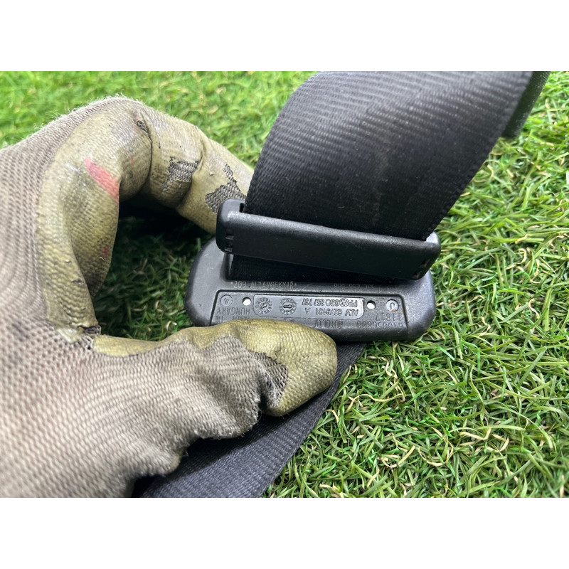 Ремень безопасности (airbag / безопасность) AUDI A4 B9 2017 2.0 DBPA 8W0857705GV04