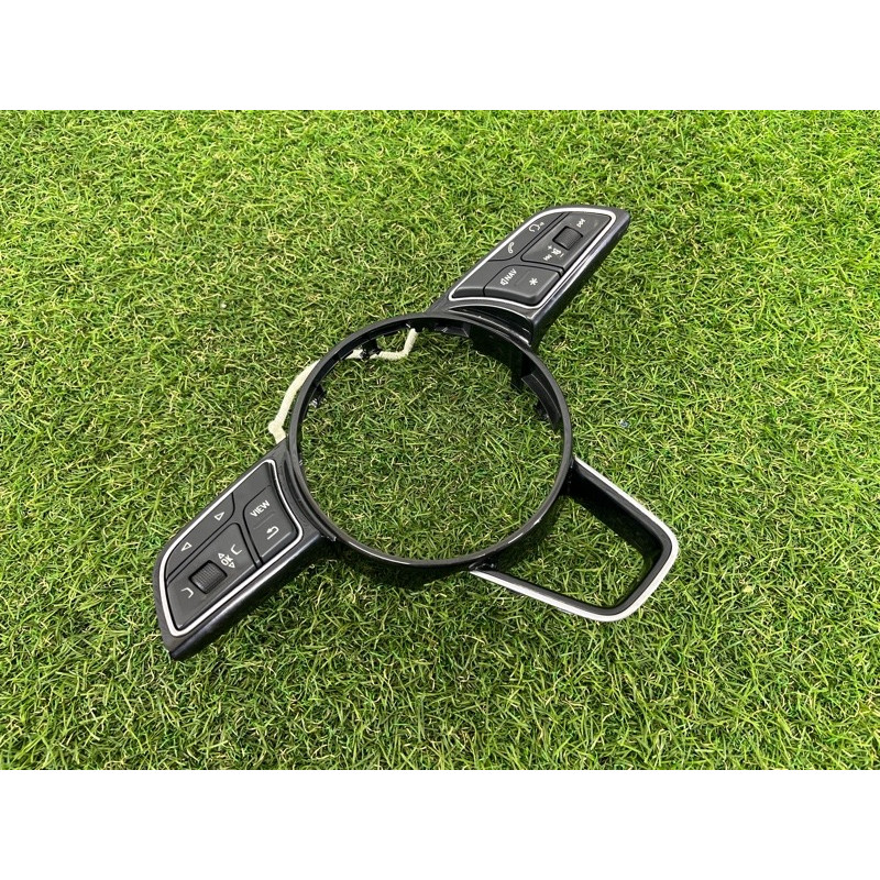 Кнопки руля (электрика / кнопки) AUDI A4 B9 2017 2.0 DBPA 8W0951523FXHA