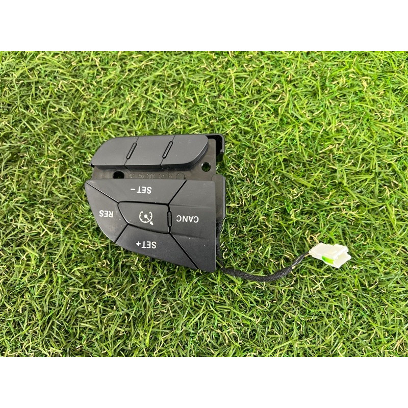 Кнопки руля (электрика / кнопки) Jeep Grand Cherokee WK2 2017 3.6 68245338AA