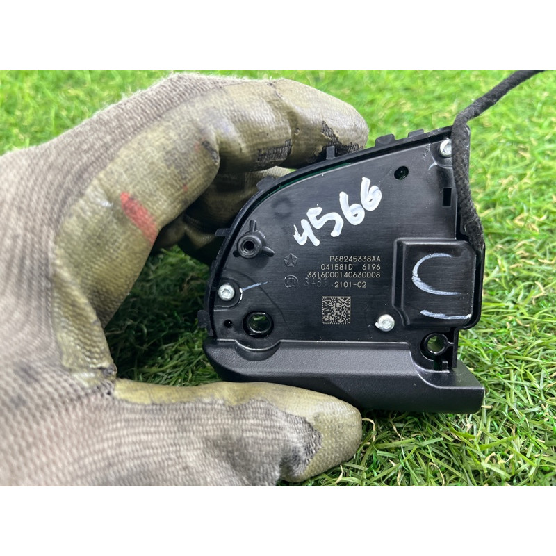 Кнопки руля (электрика / кнопки) Jeep Grand Cherokee WK2 2017 3.6 68245338AA