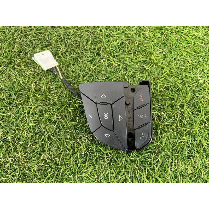 Кнопки руля (электрика / кнопки) Jeep Grand Cherokee WK2 2017 3.6 68245341AC