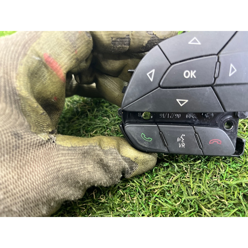 Кнопки руля (электрика / кнопки) Jeep Grand Cherokee WK2 2017 3.6 68245341AC