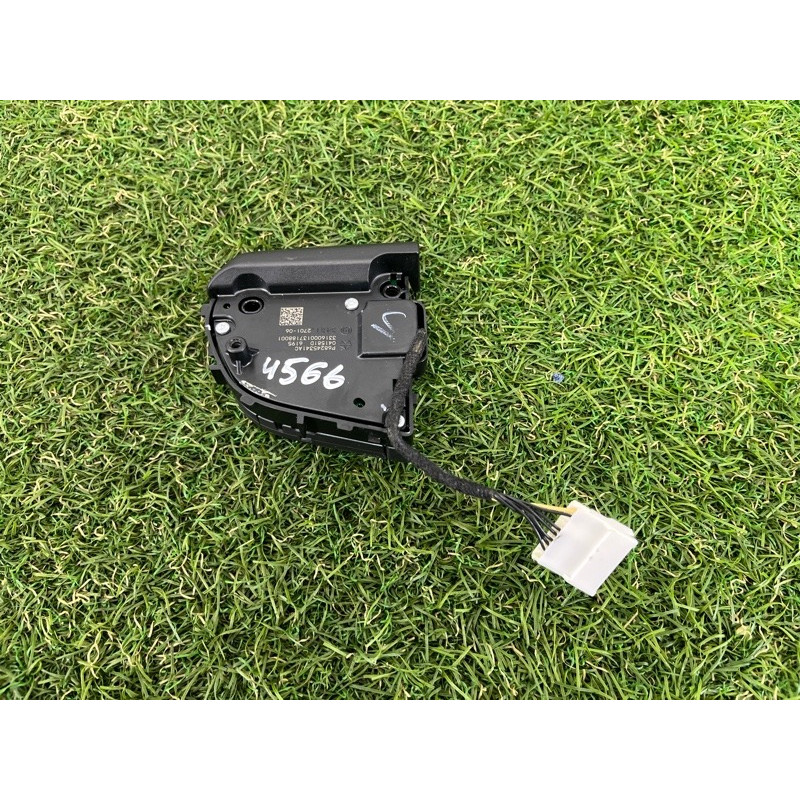 Кнопки руля (электрика / кнопки) Jeep Grand Cherokee WK2 2017 3.6 68245341AC