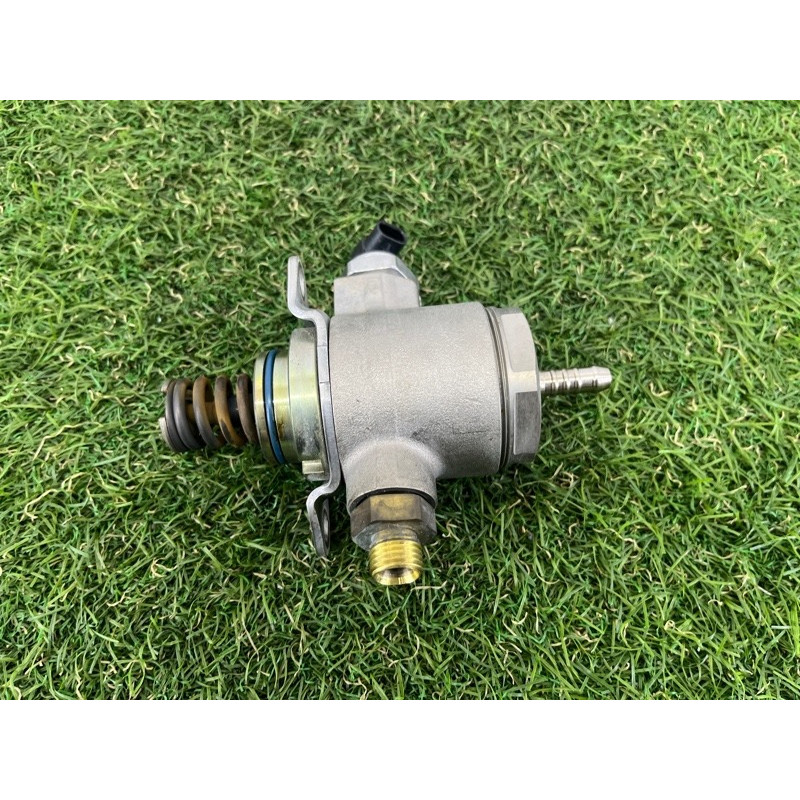 ТНВД (топливная система) AUDI A4 B8 2012 2.0 CAEB 06J127025F