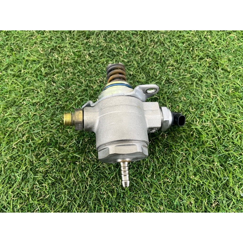 ТНВД (топливная система) AUDI A4 B8 2012 2.0 CAEB 06J127025F