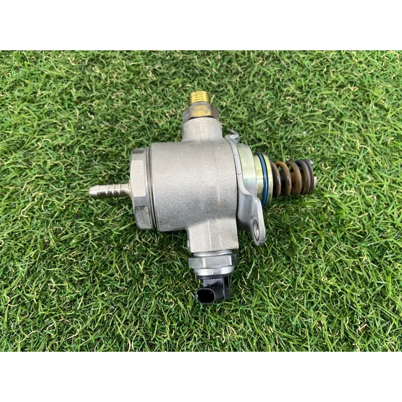 ТНВД (топливная система) AUDI A4 B8 2012 2.0 CAEB 06J127025F