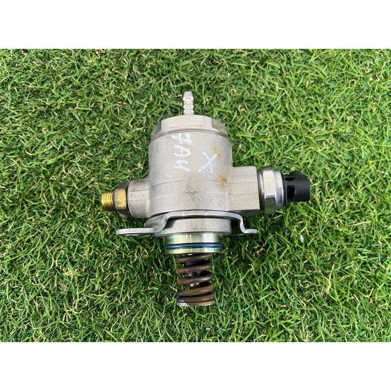 ТНВД (топливная система) AUDI A4 B8 2012 2.0 CAEB 06J127025F