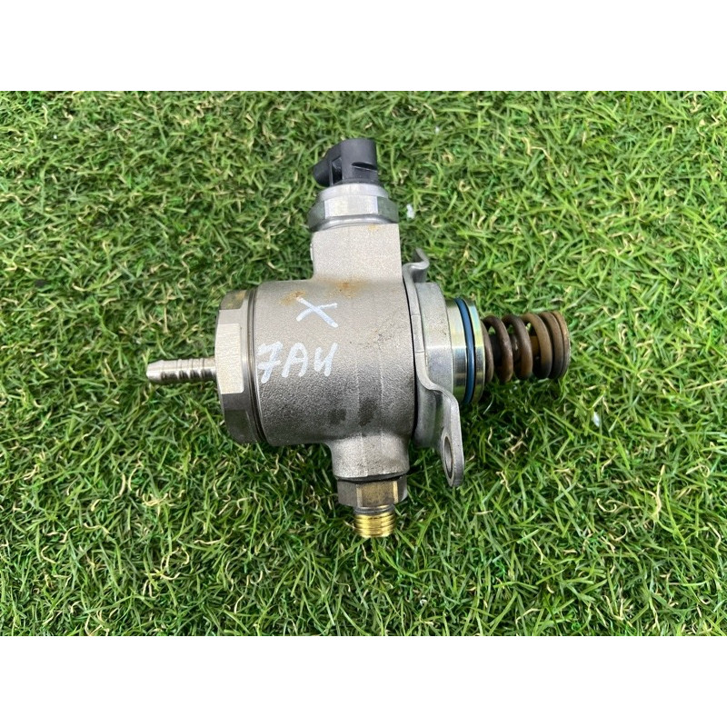 ТНВД (топливная система) AUDI A4 B8 2012 2.0 CAEB 06J127025F