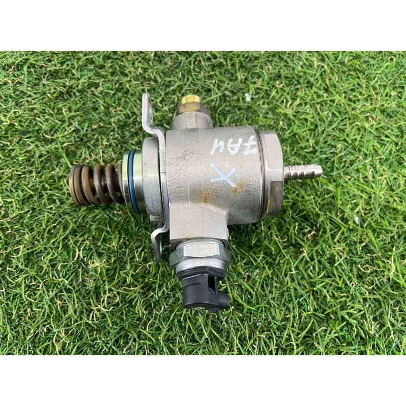 ТНВД (топливная система) AUDI A4 B8 2012 2.0 CAEB 06J127025F