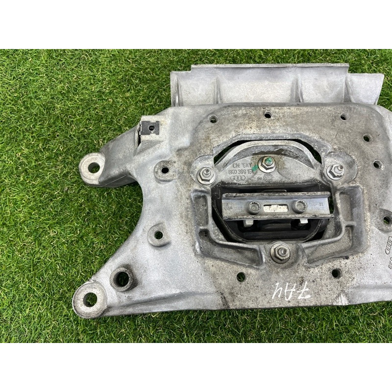 Кронштейн КПП (трансмиссия) AUDI A4 B8 2012 2.0 CAEB 8K0399263K