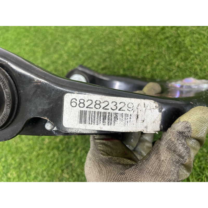 Рычаг подвески (подвеска) Jeep Grand Cherokee WK2 2020 3.6 68282329AA