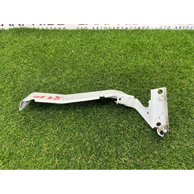 Крепление крыла (кузов и элементы) AUDI A4 B8 2012 2.0 CAEB 8K0821136M