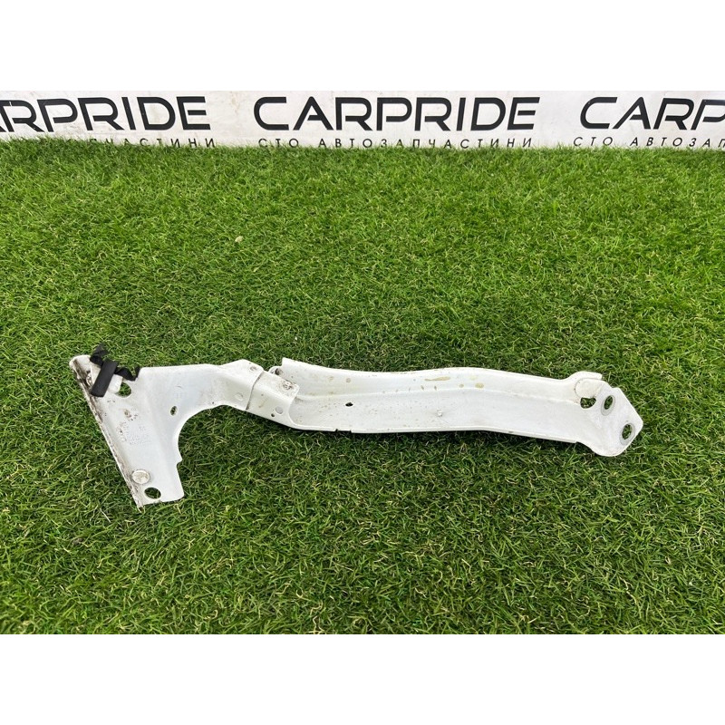 Крепление крыла (кузов и элементы) AUDI A4 B8 2012 2.0 CAEB 8K0821136M