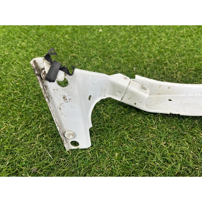 Крепление крыла (кузов и элементы) AUDI A4 B8 2012 2.0 CAEB 8K0821136M