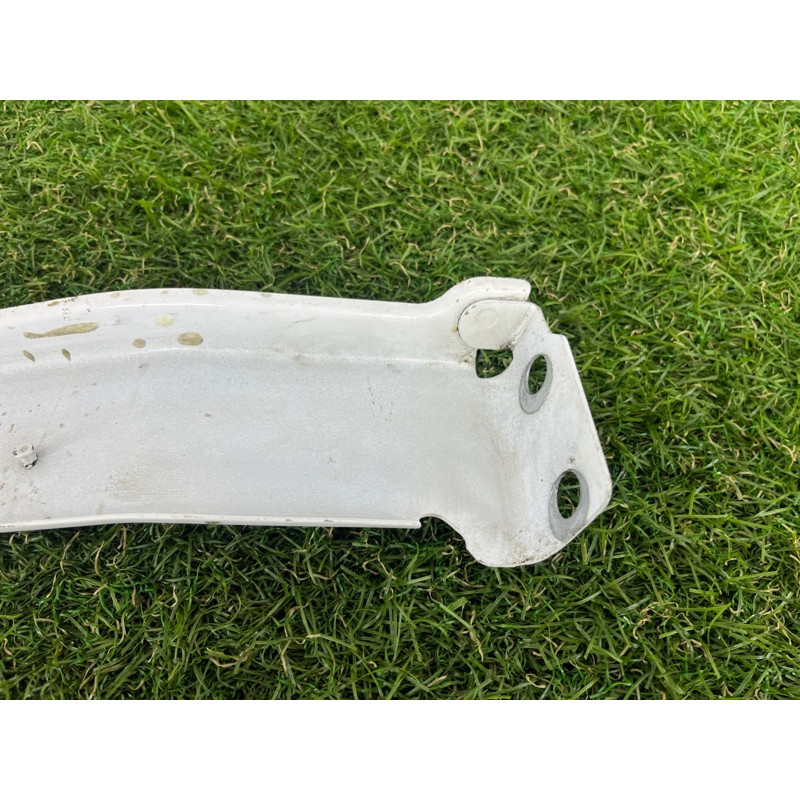 Крепление крыла (кузов и элементы) AUDI A4 B8 2012 2.0 CAEB 8K0821136M