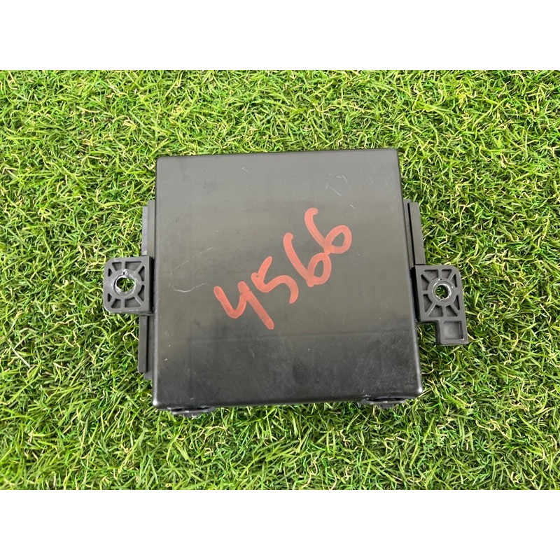 Блок бесключевого доступа (электрика / блок управления) Jeep Grand Cherokee WK2 2017 3.6 68211124AF