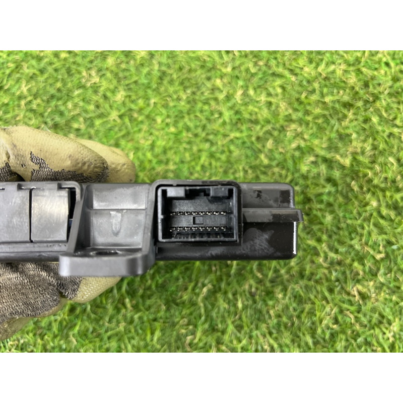 Блок бесключевого доступа (электрика / блок управления) Jeep Grand Cherokee WK2 2017 3.6 68211124AF