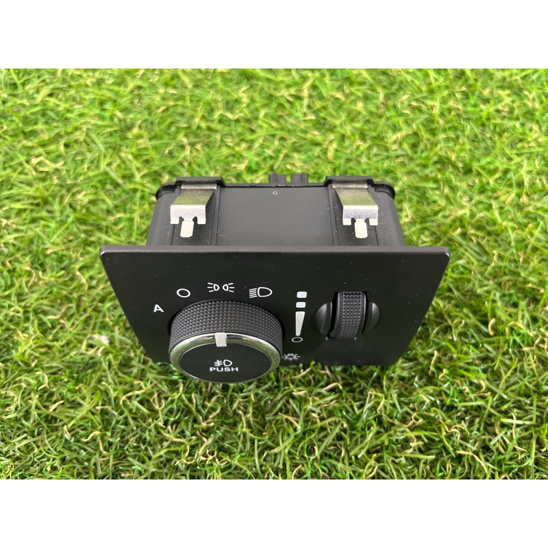 Переключатель света (электрика) Jeep Grand Cherokee WK2 2014 3.0 Diesel EXF 68189156AA