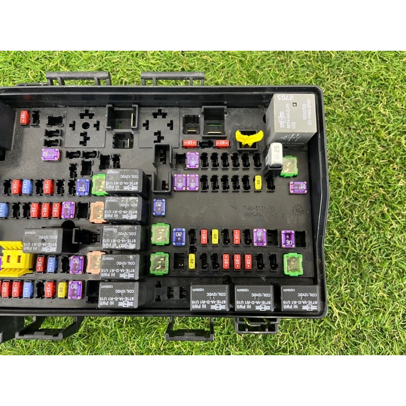 Блок предохранителей (электрика) Jeep Grand Cherokee WK2 2014 3.0 Diesel EXF 68194607AD