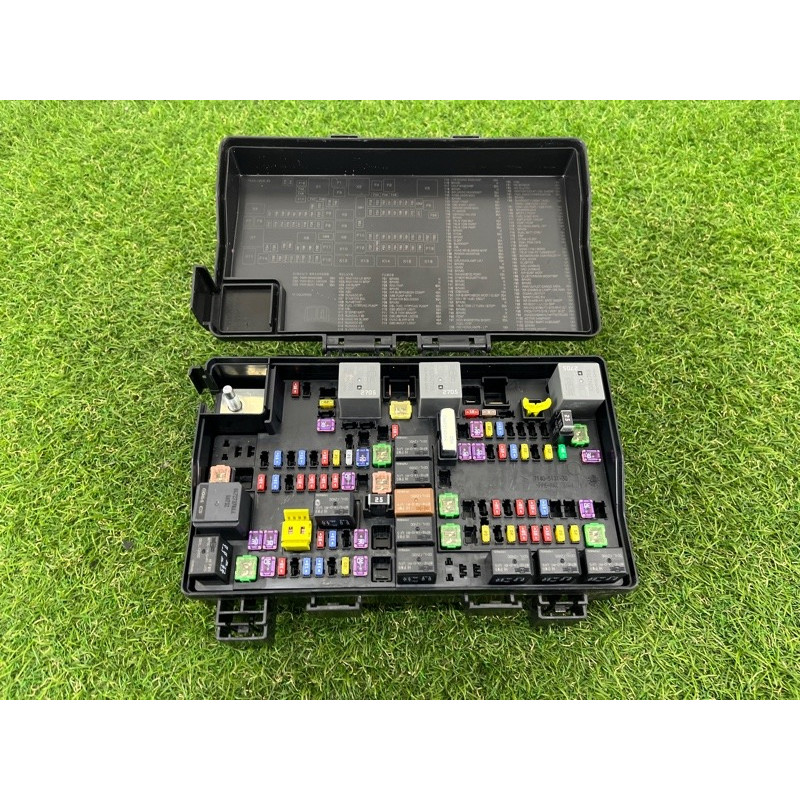 Блок предохранителей (электрика) Jeep Grand Cherokee WK2 2020 3.6 68425203AB