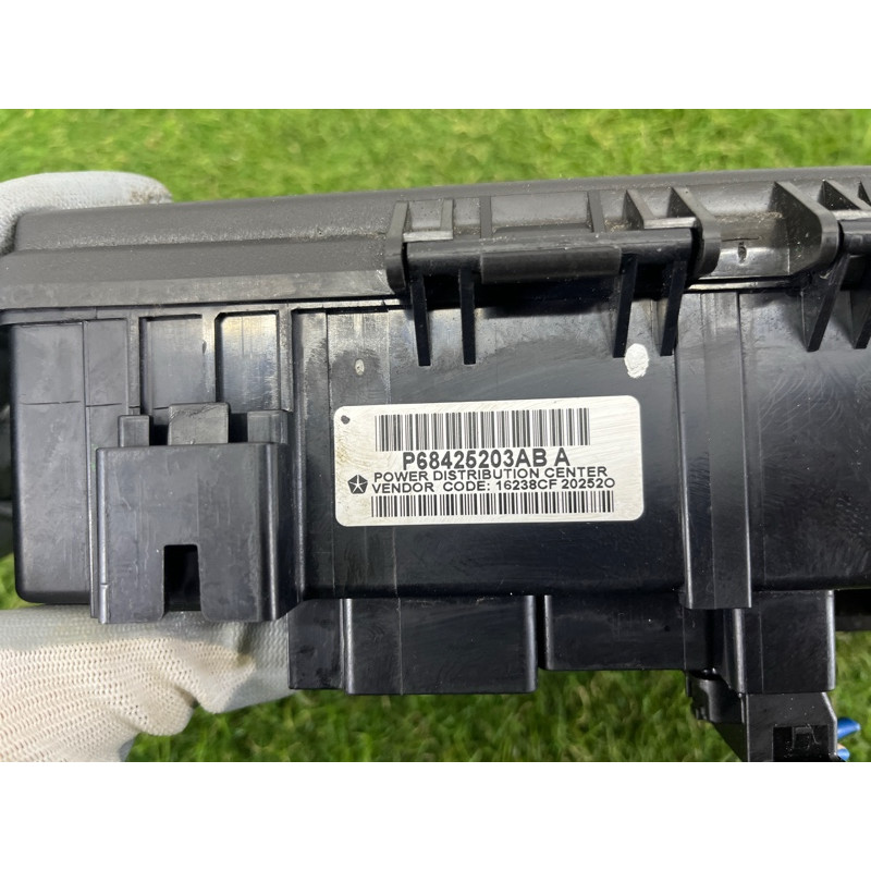 Блок предохранителей (электрика) Jeep Grand Cherokee WK2 2020 3.6 68425203AB