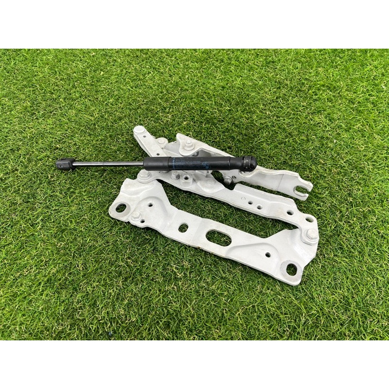 Петля капота (кузов и элементы) BMW 7-series F02 2011 4.4 N63 41007204555