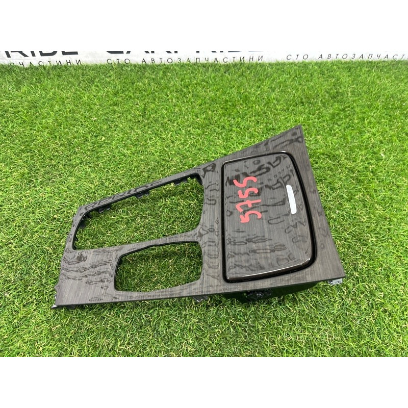 Декоративная накладка центральной консоли (салон) BMW 7-series F02 2011 4.4 N63 51169179845