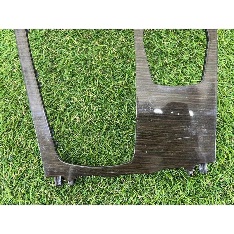 Декоративная накладка центральной консоли (салон) BMW 7-series F02 2011 4.4 N63 51169179845